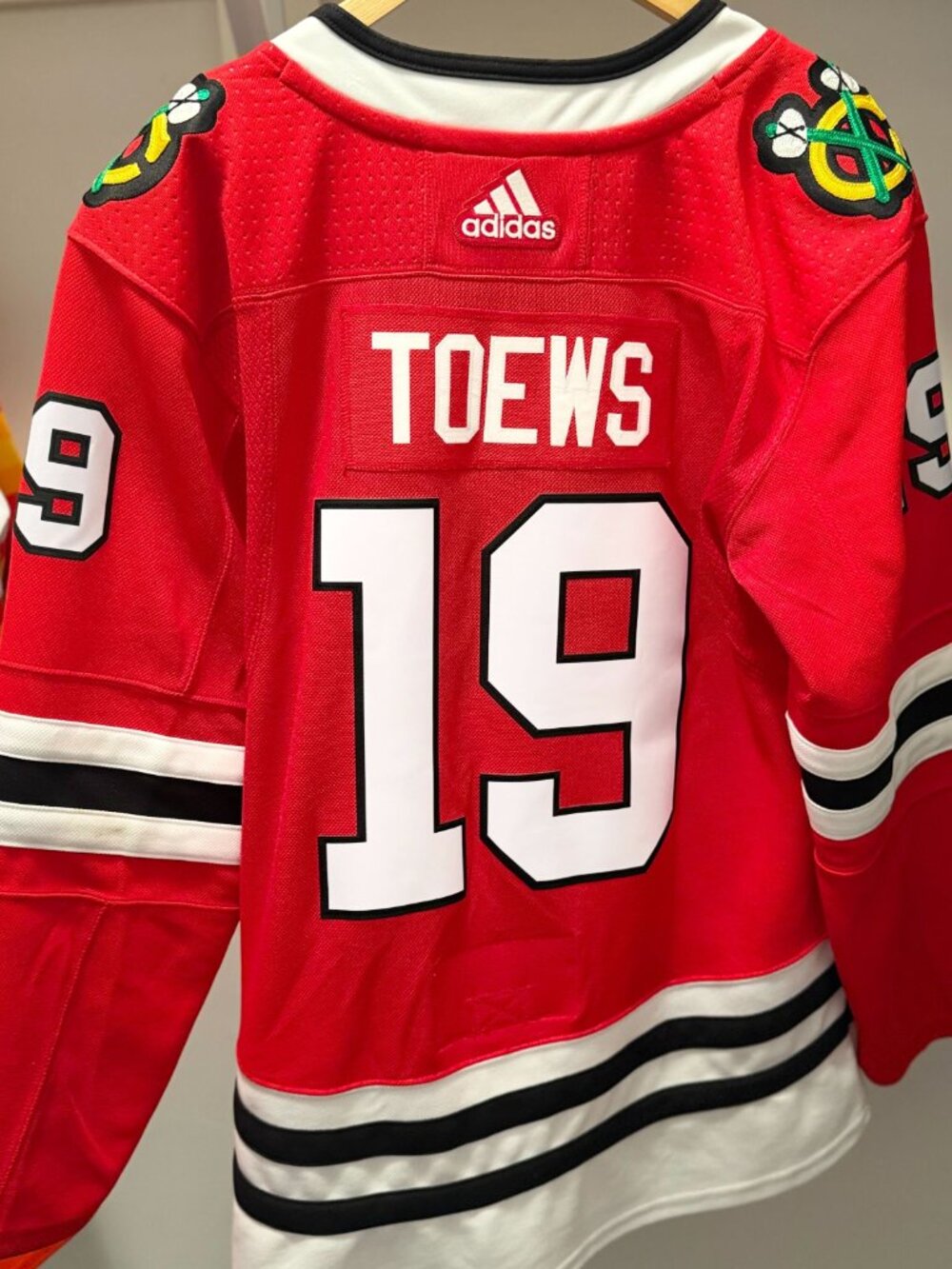 Chicago Blackhawks - Toews - Picture 3 of 4